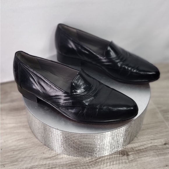 Fkorshiem Black Leather Loafers size 8.5 pre owned good condition main image 5